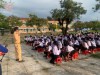 Công an thị xã An Nhơn: tuyên truyền Luật An toàn giao thông tại các trường học.