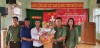 Phòng An ninh Chính trị nội bộ tổ chức Chương trình “Xuân yêu thương” tại khu phố kết nghĩa Hiệp Hà, thị trấn Vân Canh, huyện Vân Canh.