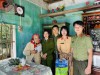 Công an thị xã An Nhơn: Thăm, tặng quà gia đình chính sách, người có công với cách mạng, gia đình có hoàn cảnh khó khăn nhân dịp Tết Nguyên đán Quý Mão 2023.