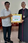 Lãnh đạo Công an tỉnh chúc mừng Tòa giám mục Quy Nhơn dịp Lễ Phục sinh 2023.
