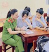 Hội Phụ nữ Công an thị xã Hoài Nhơn tuyên truyền phòng chống lạm dụng tình dục tại trường THCS Tam Quan Bắc.