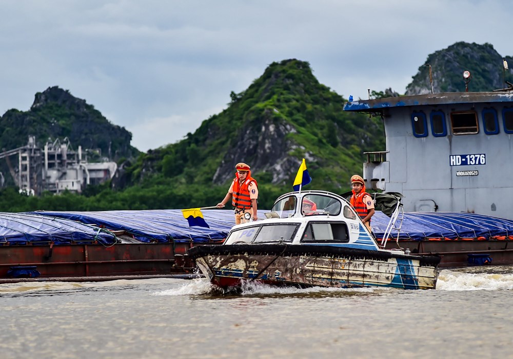 Lực lượng Cảnh sát đường thủy, Công an thành phố Hải Phòng thực hiện công tác tuần tra kiểm soát.