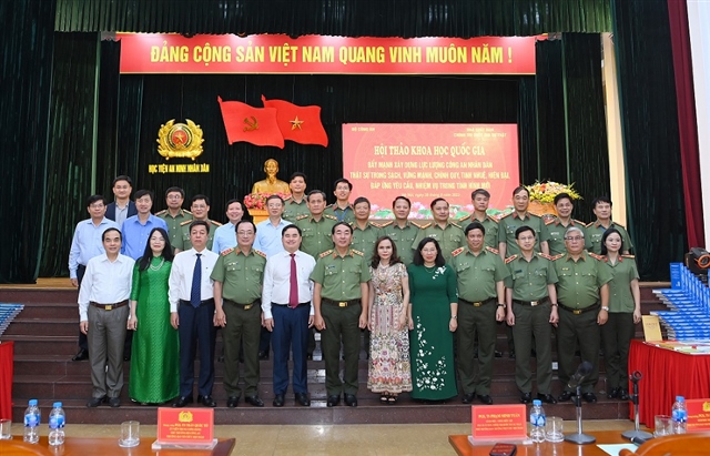 Các đại biểu tham dự Hội thảo.