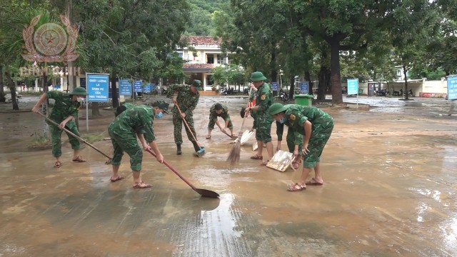 doan vien thanh nien don bien phong cua khau cang quy nhon don ve sinh tai truong thcs ghenh rang 640x360