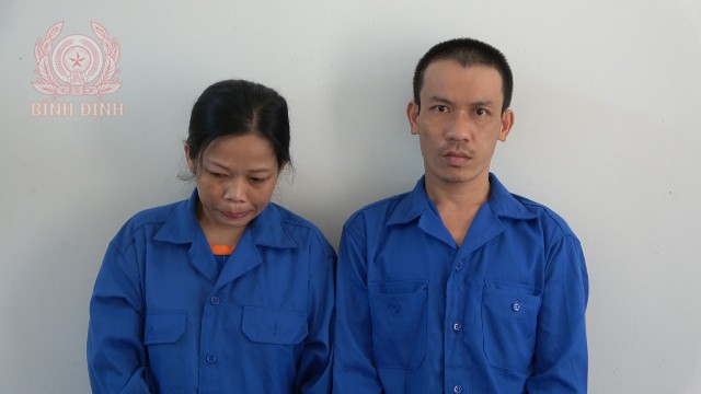 Dượng Thị Cẩm Nhung và Nguyễn Minh Đồng tại cơ quan Công an.