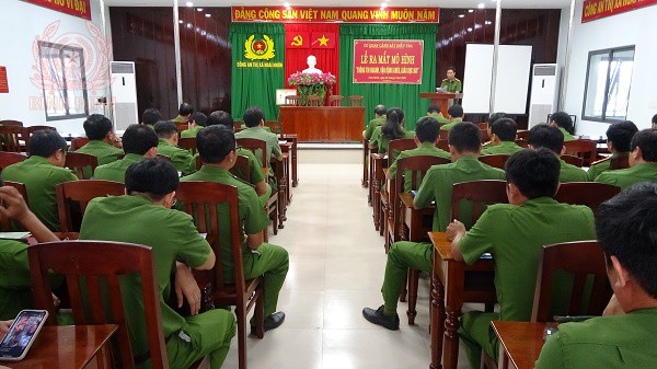 Cơ quan CSĐT Công an thị xã Hoài Nhơn ra mắt mô hình Dân vận khéo.