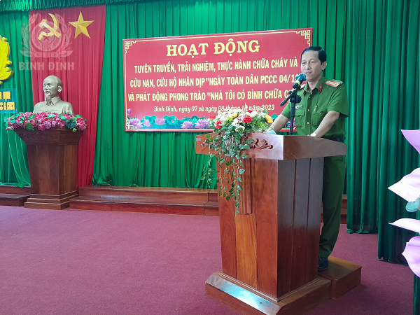 Đ/c Thượng tá Nguyễn Hoàng Tuấn - Trưởng phòng Cảnh sát PCCC & CNCH phát biểu khai mạc.