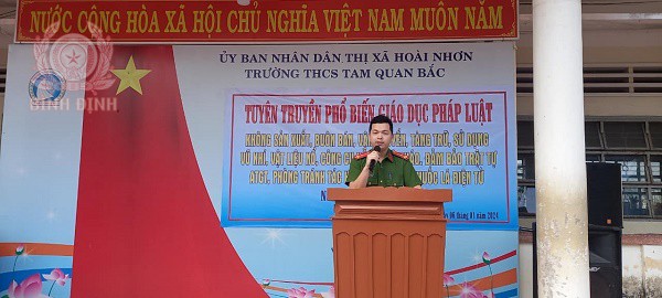 Tổ chức tuyên truyền pháp luật cho giáo viên, học sinh Trường THCS Tam Quan và Trường THCS Tam Quan Bắc, thị xã Hoài Nhơn.
