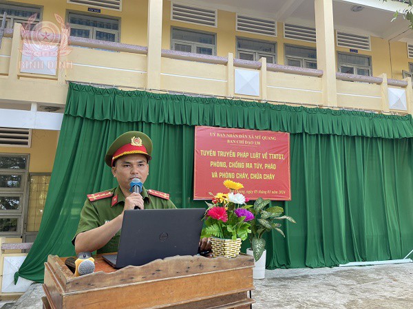 Xã Mỹ Quang: Tuyên truyền pháp luật cho học sinh trong dịp tết Nguyên đán.