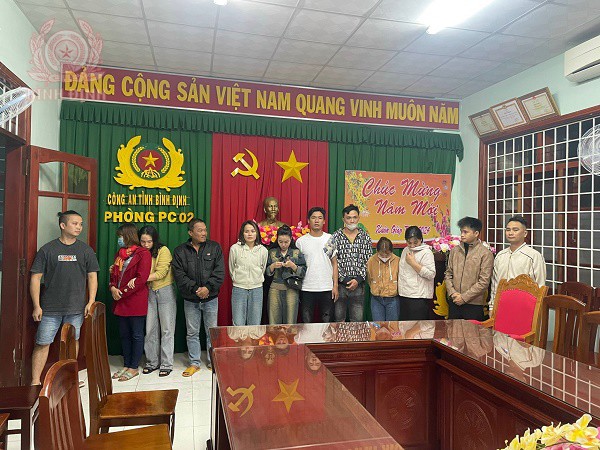 Các đối tượng tại cơ quan Công an.