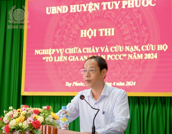 Đ/c Nguyễn Hùng Tân - Phó chủ tịch UBND huyện phát biểu chỉ đạo