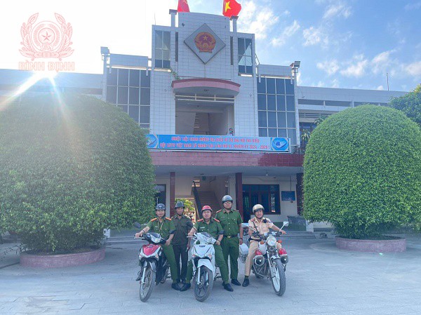 Công an xã Nhơn Lộc, thị xã An Nhơn tăng cường đẩy mạnh công tác tuần tra kiểm soát, bảo đảm trật tự, an toàn giao thông trên địa bàn xã.