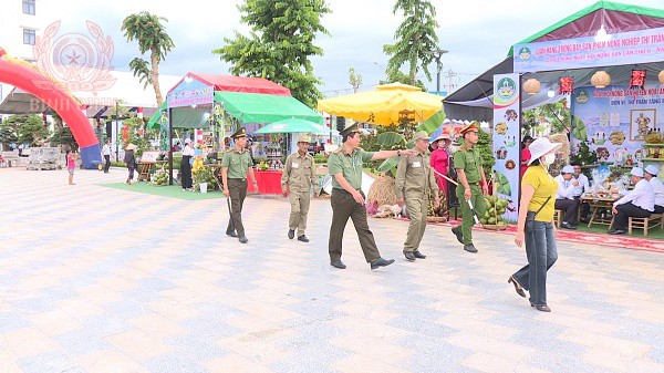 Công an huyện Hoài Ân bảo đảm an ninh, trật tự Ngày hội Nông sản.