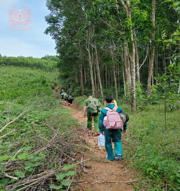 Công an xã An Quang, huyện An Lão đẩy mạnh công tác phòng ngừa, kiên quyết đấu tranh với các hành vi vi phạm pháp luật trong công tác quản lý, bảo vệ rừng trên địa bàn xã.