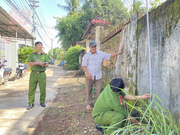 trung ta tran van toi ben trai truong ca phuong hoai tan tx hoai nhon tinh binh dinh dang xac minh hien truong mot vu an trom cap tai san xay ra tren dia ban