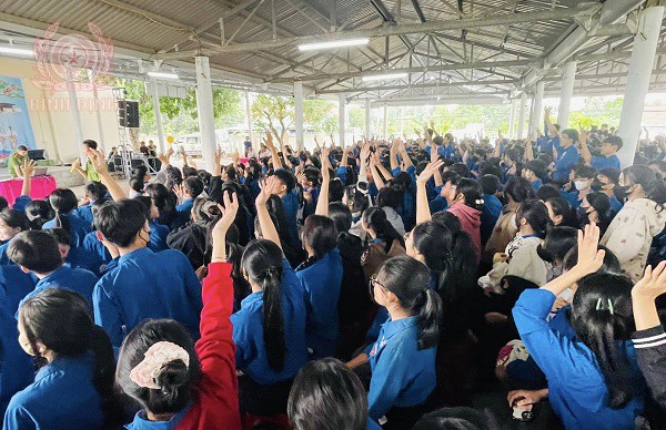 hoc sinh soi noi tham gia tra loi cau hoi ve phong chong ma tuy