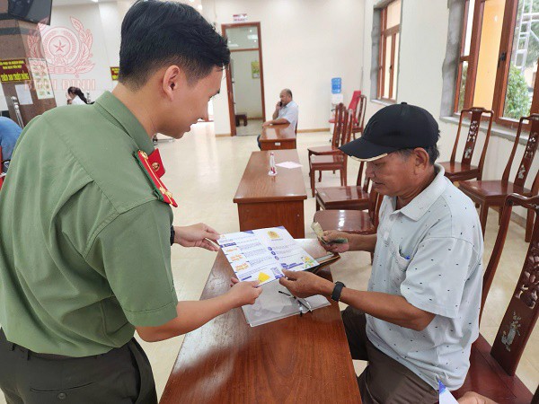 ca huyen hoai an phat to roi tuyen truyen ve cac thu doan lua dao den tan tay nguoi dan