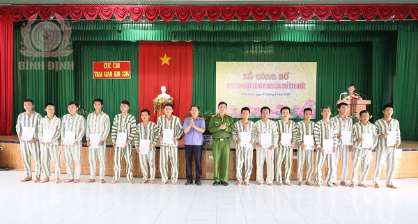 Trao Quyết định đặc xá cho các phạm nhân